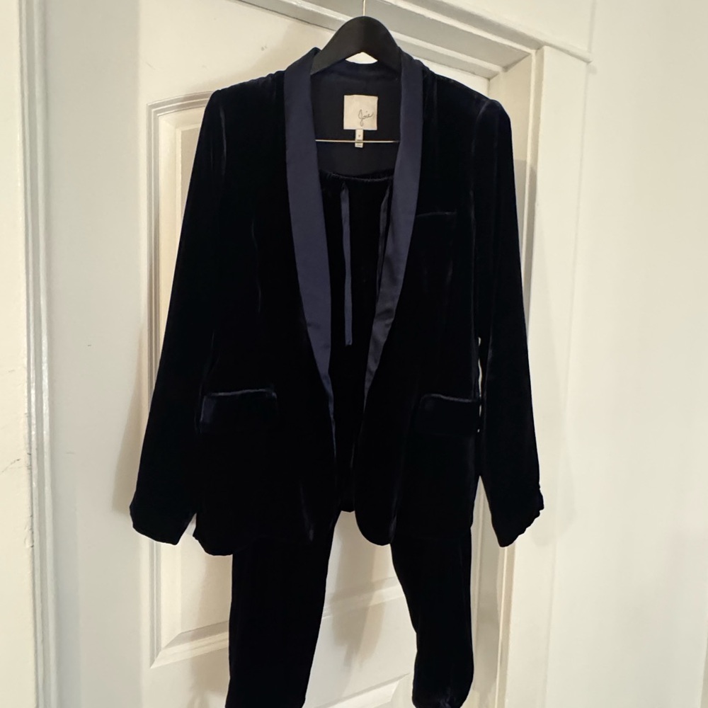 Joie Velvet and Satin Women's Blazer Pant set - Picture 9 of 13